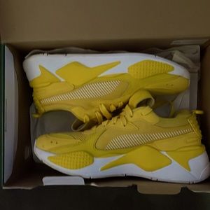 I bought the wrong size I wear them one time and I couldn’t fit them.